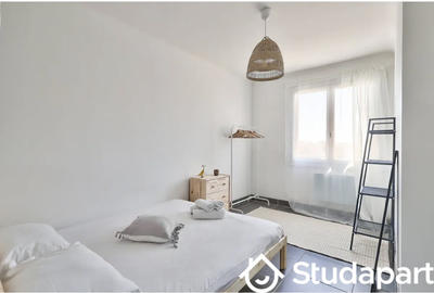 Chambre - 11 m² - 1 pièce