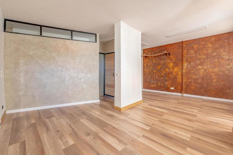 Loft - 107 m² - 5 pièces