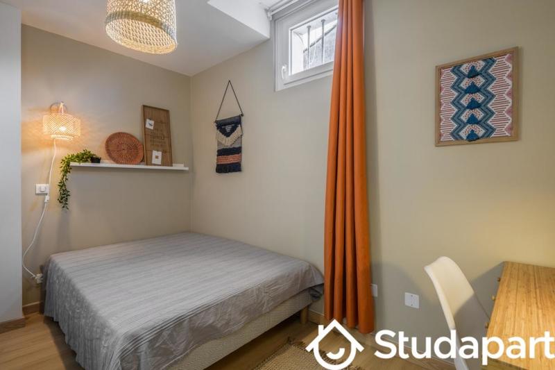 Chambre - 11 m² - 1 pièce