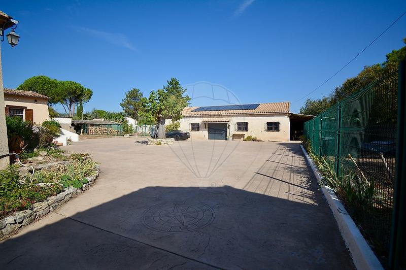 Villa - 250 m² - 6 pièces