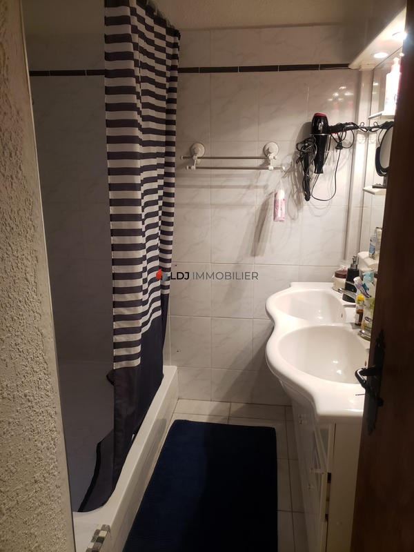 Appartement - 77 m² - 4 pièces