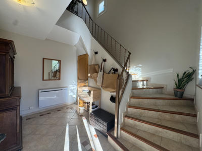 Maison - 213 m² - 7 pièces