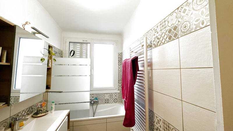 Appartement - 80 m² - 4 pièces