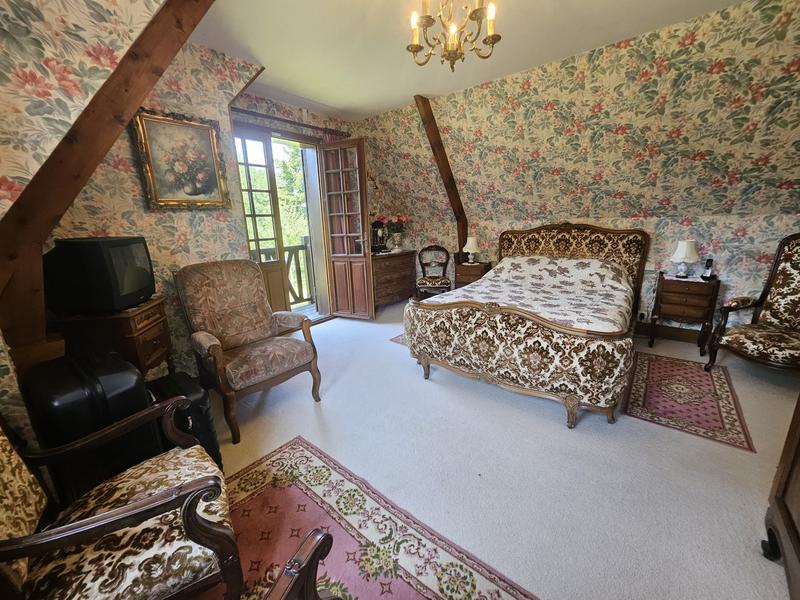 Maison traditionnelle - 176 m² - 7 pièces