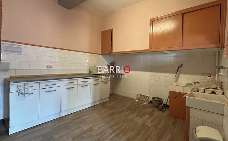 Maison traditionnelle - 255 m² - 12 pièces