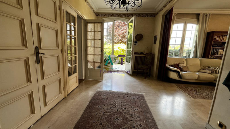 Maison - 249 m² - 9 pièces