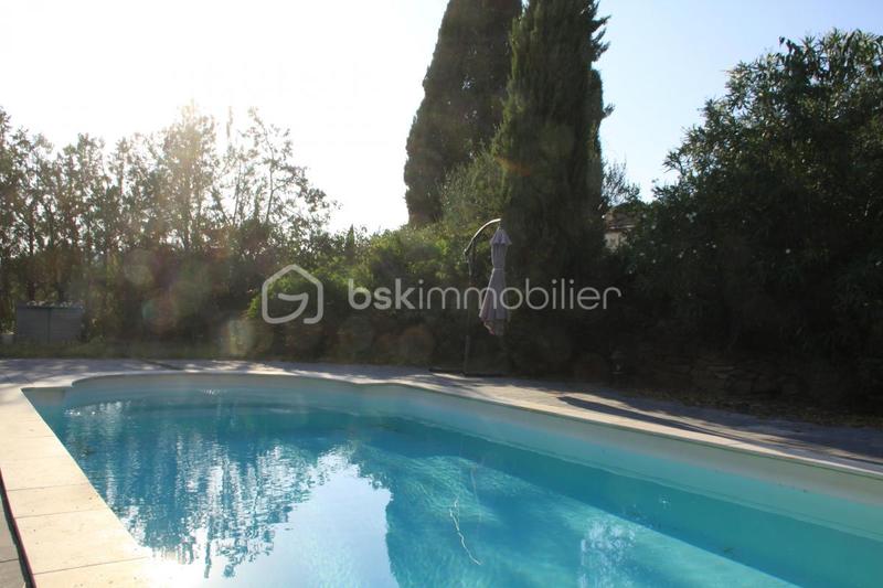 Maison - 350 m² - 15 pièces