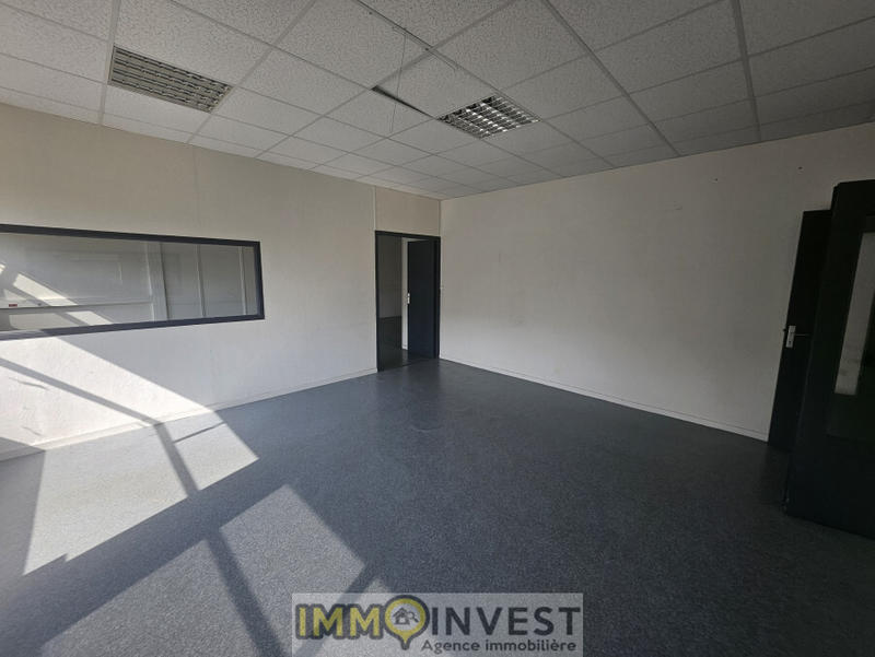 Bureau - 121 m² - 9 pièces