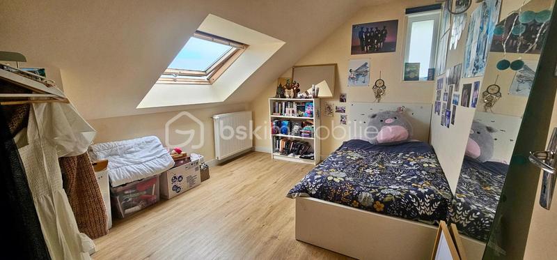 Maison - 210 m² - 9 pièces