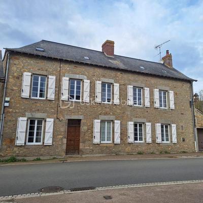 Maison en pierre - 182 m² - 8 pièces
