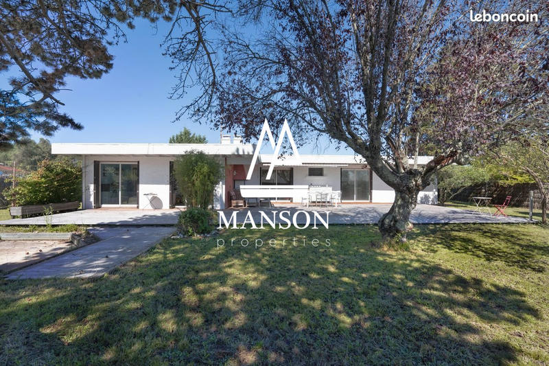 Maison - 180 m² - 8 pièces