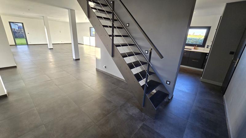 Maison contemporaine - 243 m² - 6 pièces