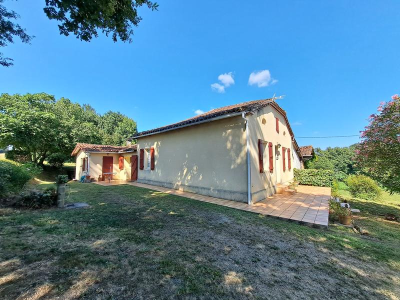 Maison - 92 m² - 5 pièces