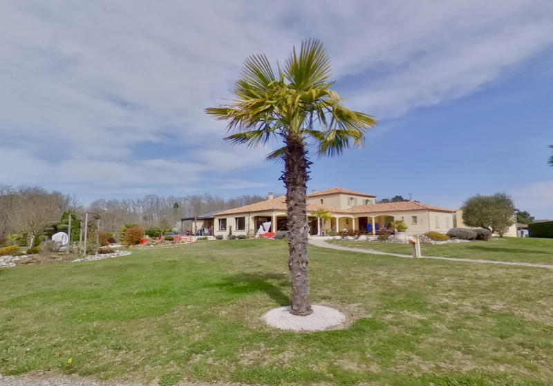 Maison - 435 m² - 14 pièces