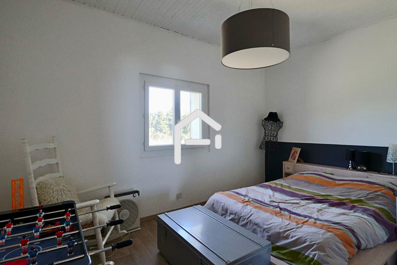 Maison - 259 m² - 8 pièces