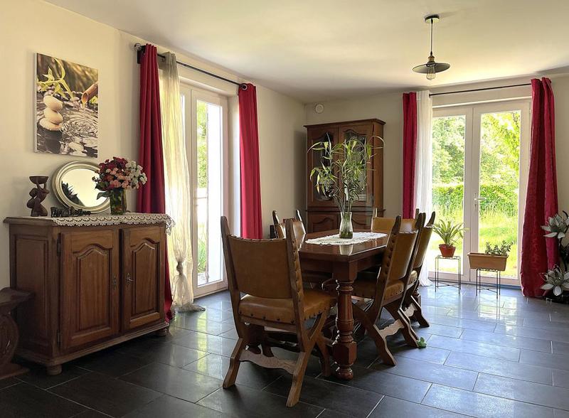 Maison - 140 m² - 5 pièces