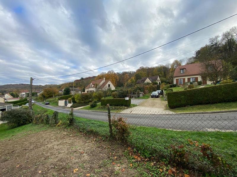 Terrain constructible - 1 458 m²