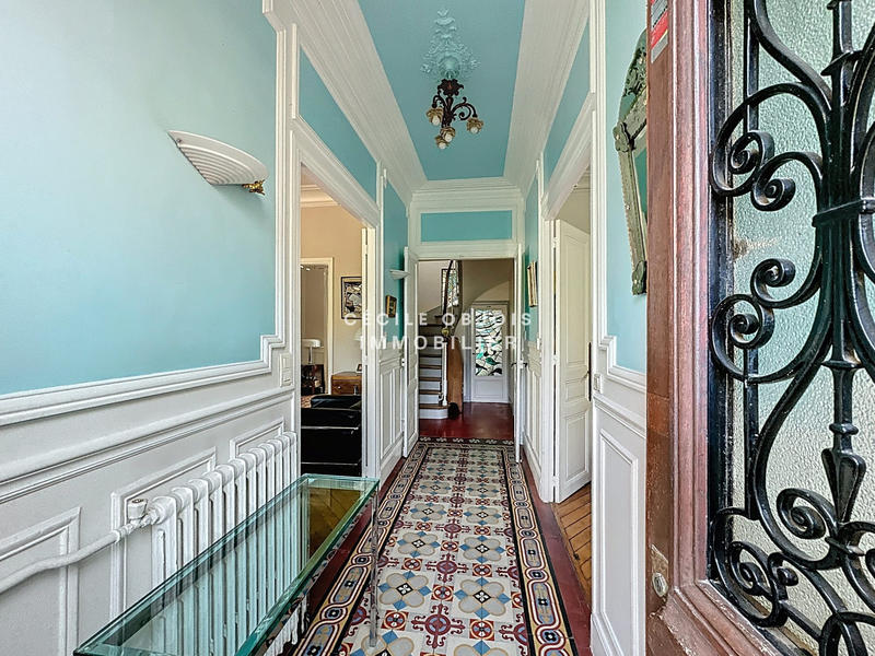 Maison - 147 m² - 9 pièces