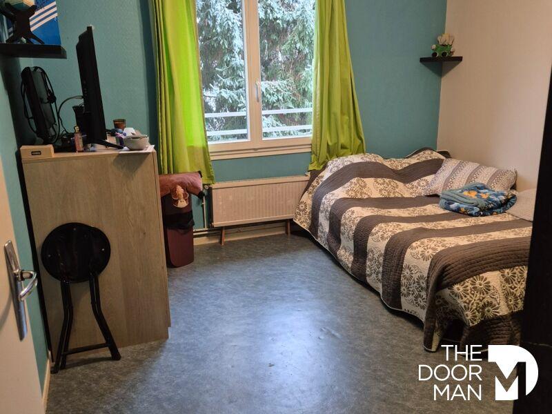 Maison traditionnelle - 94 m² - 4 pièces