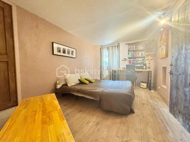 Appartement - 285 m² - 14 pièces