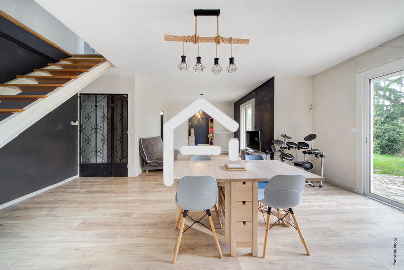 Maison - 177 m² - 7 pièces