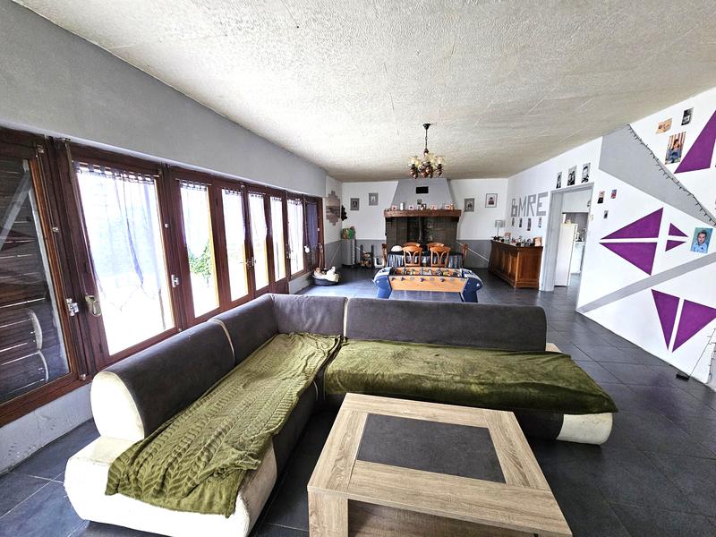 Maison - 180 m² - 6 pièces