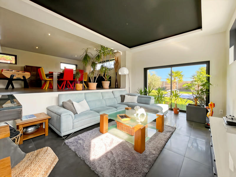 Maison - 226 m² - 7 pièces