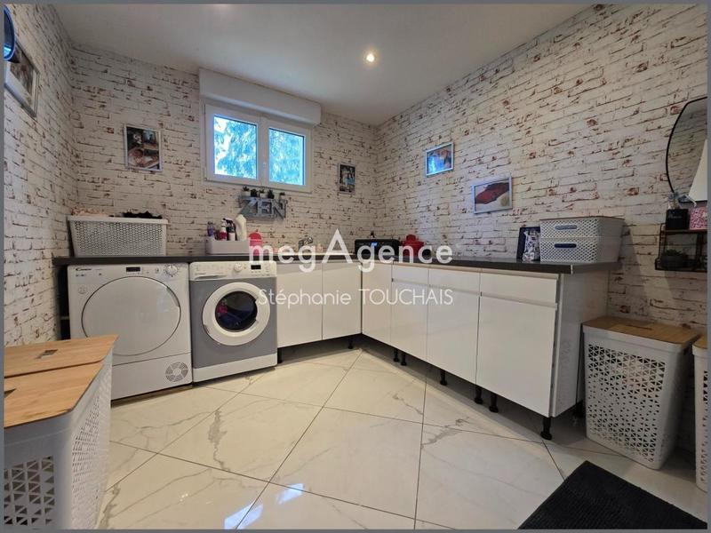 Maison - 237 m² - 7 pièces