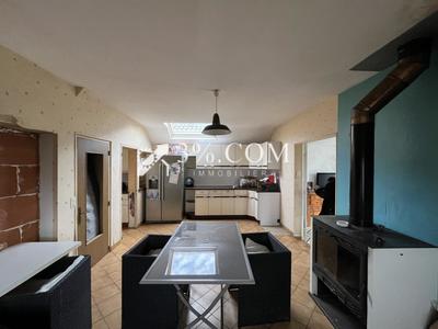 Maison - 200 m² - 5 pièces