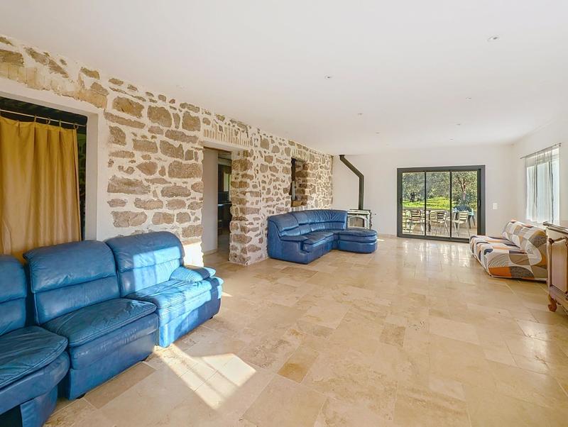 Maison - 274 m² - 9 pièces