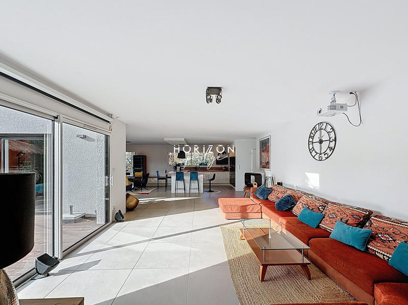 Maison contemporaine - 200 m² - 8 pièces