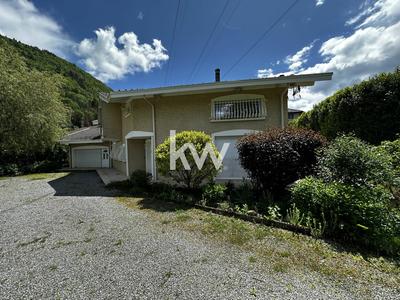 Maison - 440 m² - 6 pièces