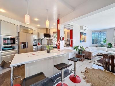 Villa - 250 m² - 5 pièces