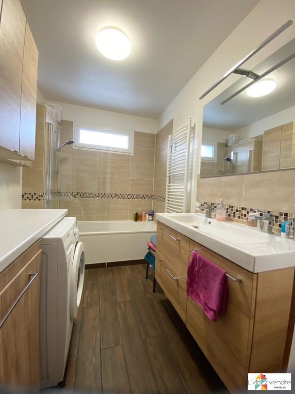 Maison traditionnelle - 100 m² - 5 pièces