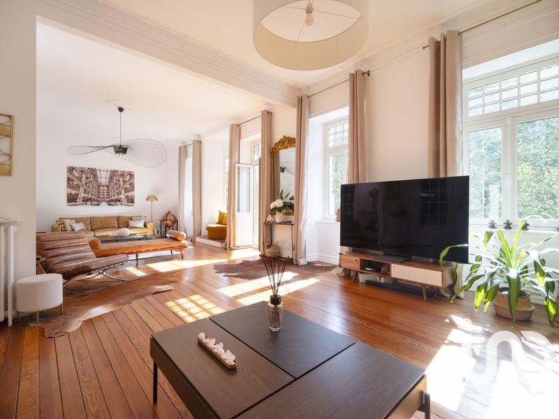 Appartement - 208 m² - 6 pièces