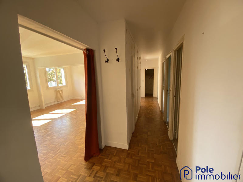 Appartement - 85 m² - 5 pièces