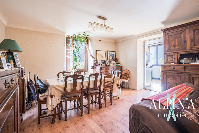 Maison - 304 m² - 5 pièces