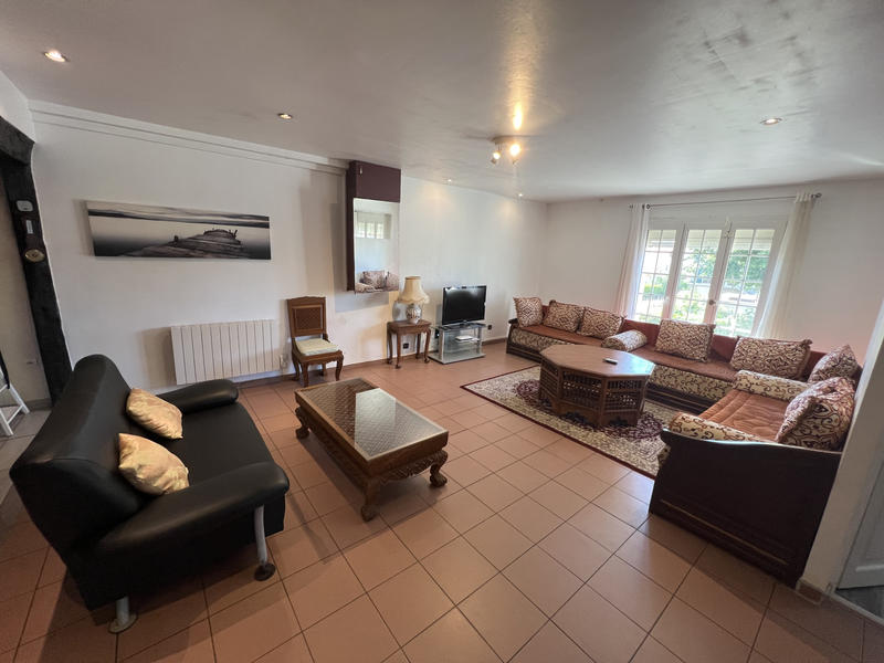 Maison - 244 m² - 10 pièces