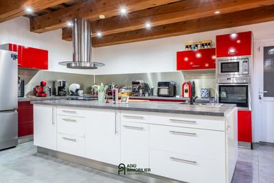 Mas - 381 m² - 9 pièces