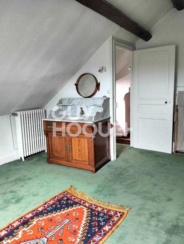 Maison - 225 m² - 7 pièces