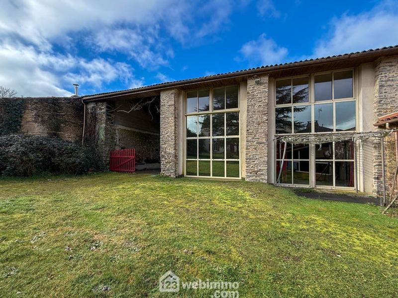 Maison - 692 m² - 21 pièces