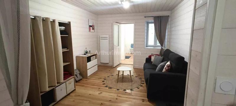 Immeuble - 211 m² - 9 pièces