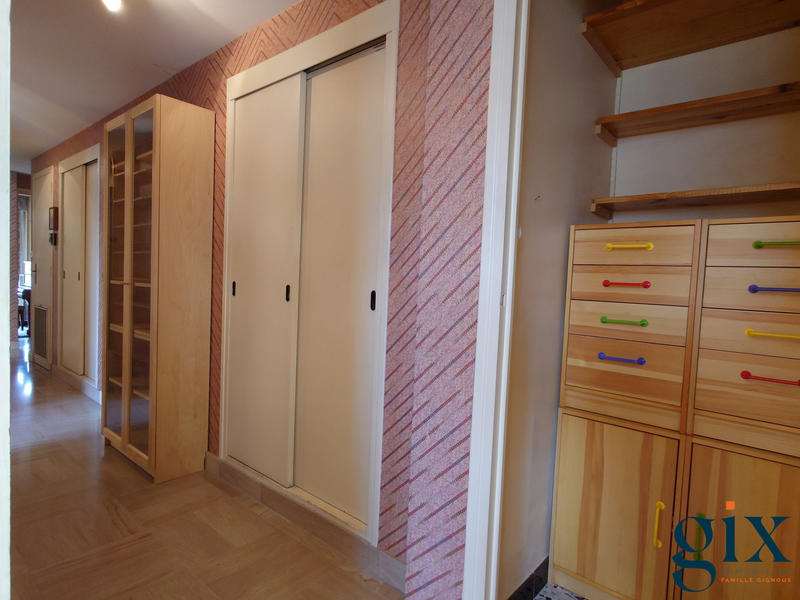 Appartement - 147 m² - 6 pièces