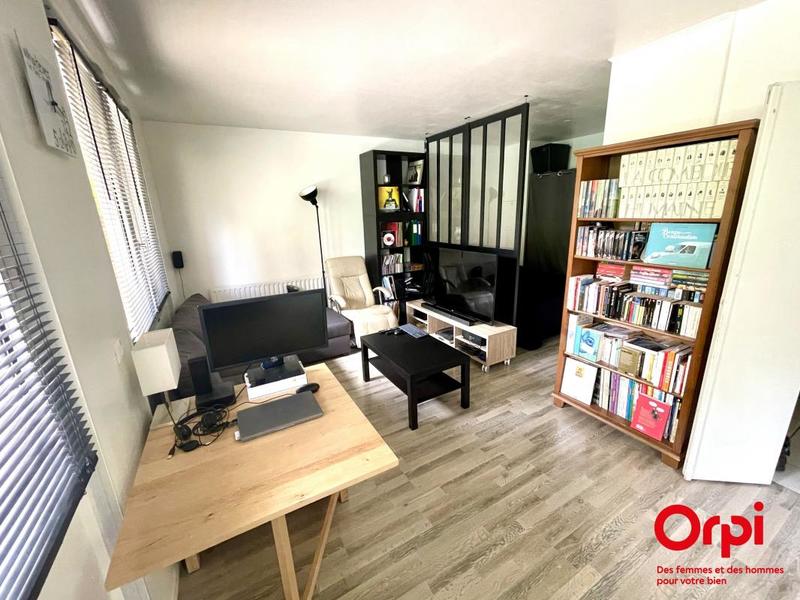 Studio - 37 m² - 1 pièce