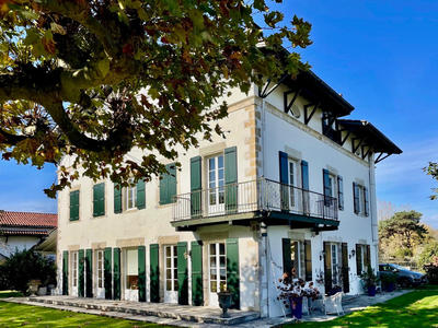 Demeure - 400 m² - 10 pièces