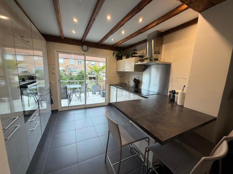 Maison - 90 m² - 4 pièces