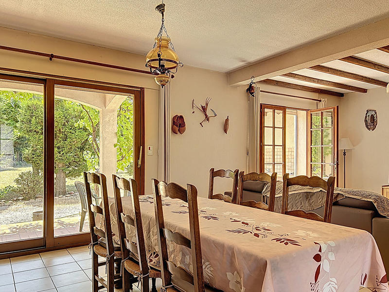 Maison - 227 m² - 7 pièces