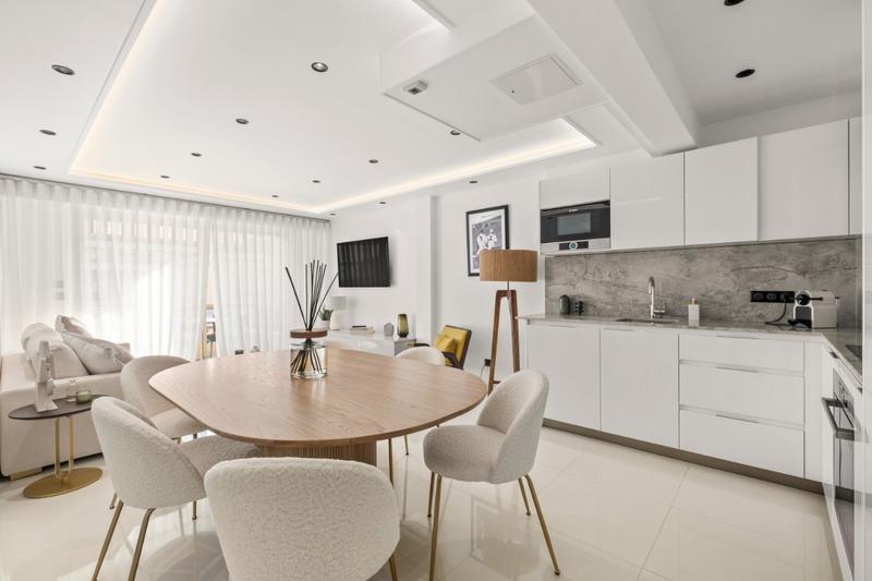 Appartement - 90 m² - 4 pièces