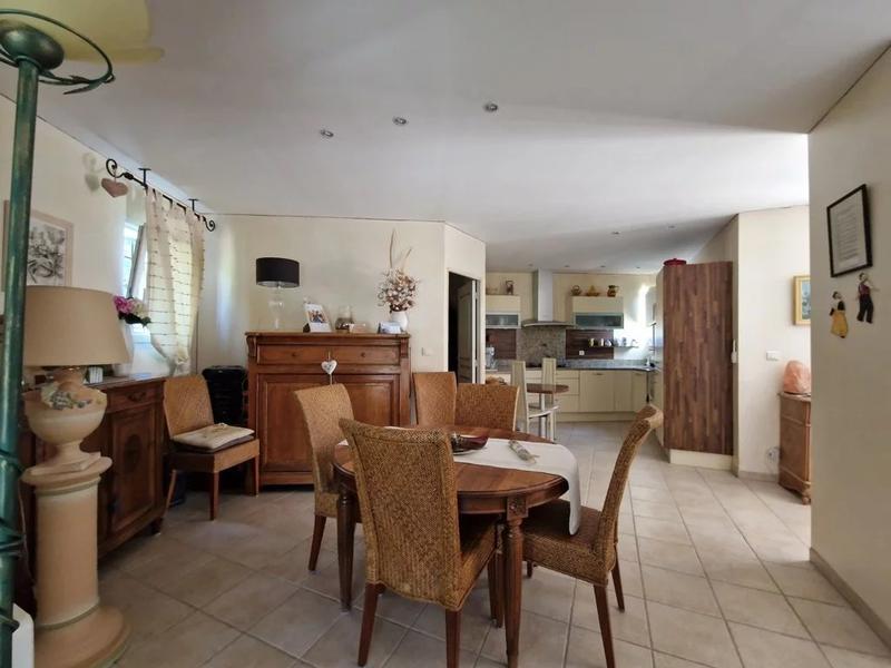 Maison chambre d'hôtes - 240 m² - 11 pièces