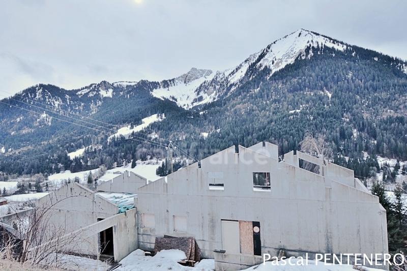 Terrain constructible - 1 000 m²